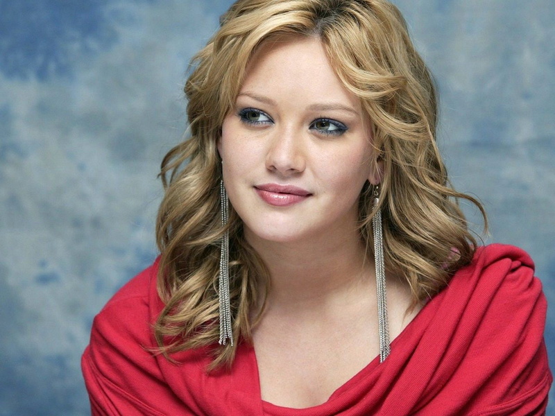 Hilary Duff, young women, hairstyle, adult, headshot, indoors, beautiful people, actress, beauty, neckline, hilary, s, human hair, Female celebrities, 720P