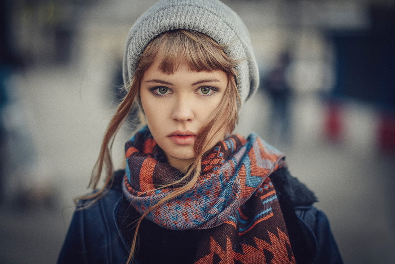 one Person, females, women, hair, day, scarf, s, looking At Camera, focus on foreground, gray, grit, chevron, knit, smiling, curls, cap, red, adult, beautiful woman
