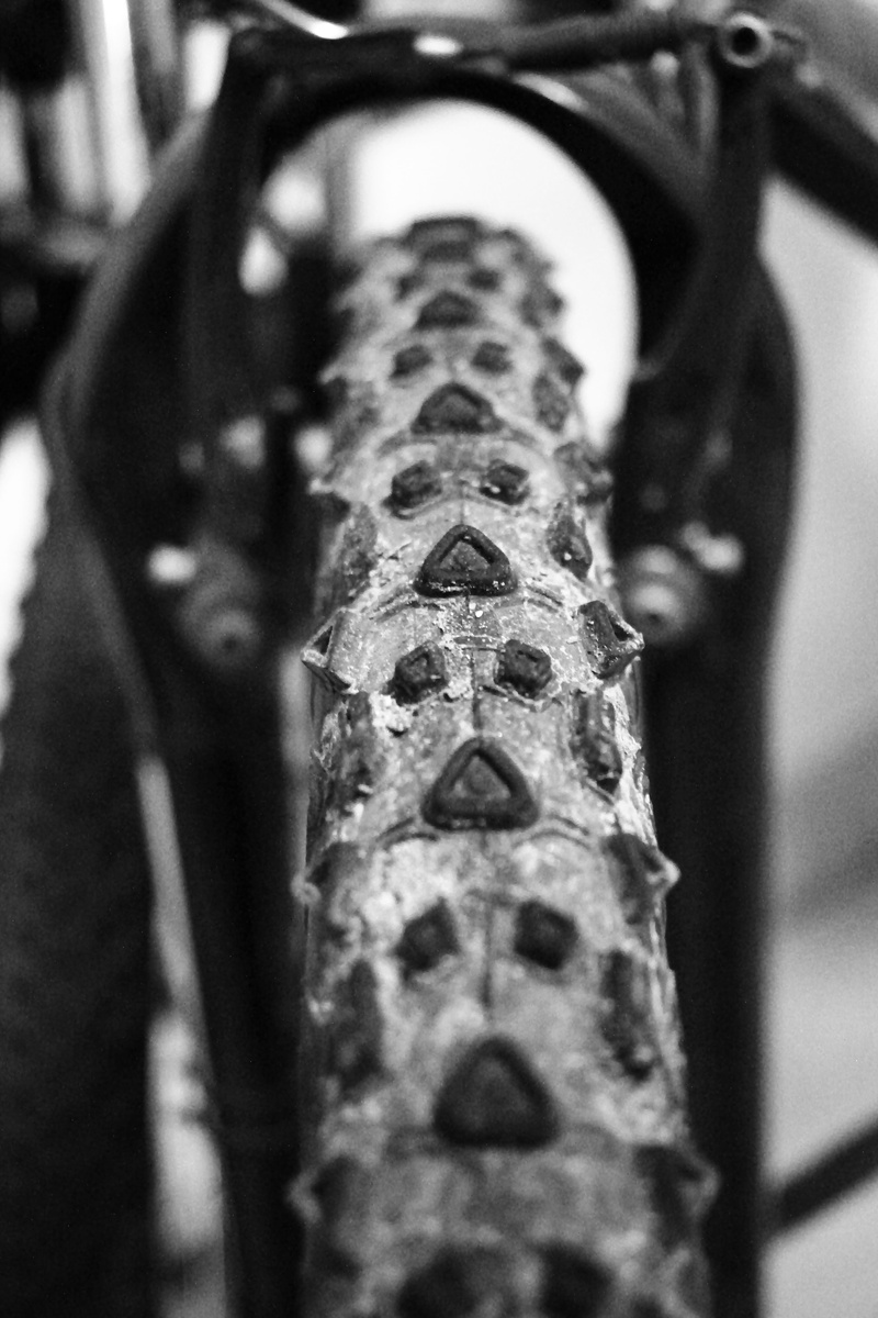tire, grip, metal, architecture, vehicle, technology, the past, dirt, 5K, low angle view, transportation, bicycle, wheel, nature, connection, selective focus
