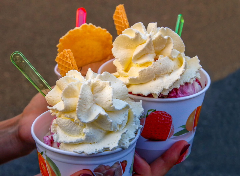 freshness, holding, human hand, delicious, ready-to-eat, eat, spoon, human body part, food and drink, cup, dessert, finger, snack, sugar, ice, colorful