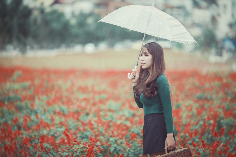 red lips, pretty picture, nature, childhood, shame, eyes, girls, rain, background, fashion, day, child, foot, holding, wearing, appetite, standing, plant
