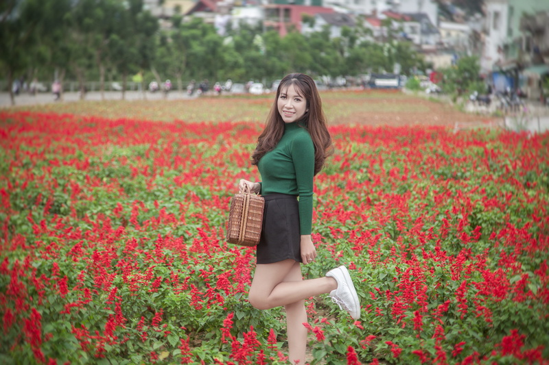 nice picture, growth, beautiful, woman, laugh, appetite, cool, red, hairstyle, freshness, seductive, nice dress, plant, asia, 5K, one person, women, girl