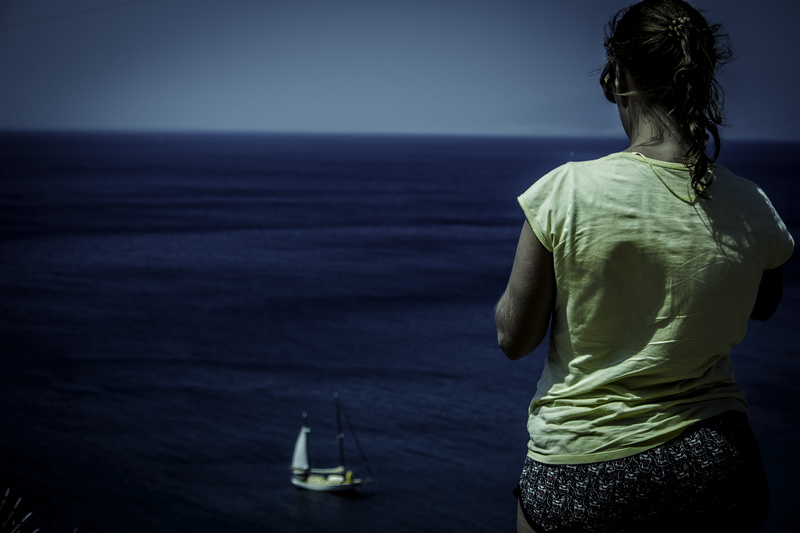 hairstyle, real people, looking at view, adventure, barca, day, scenics - nature, horizon over water, adult, beauty in nature, nature, horizon, entrepreneurship