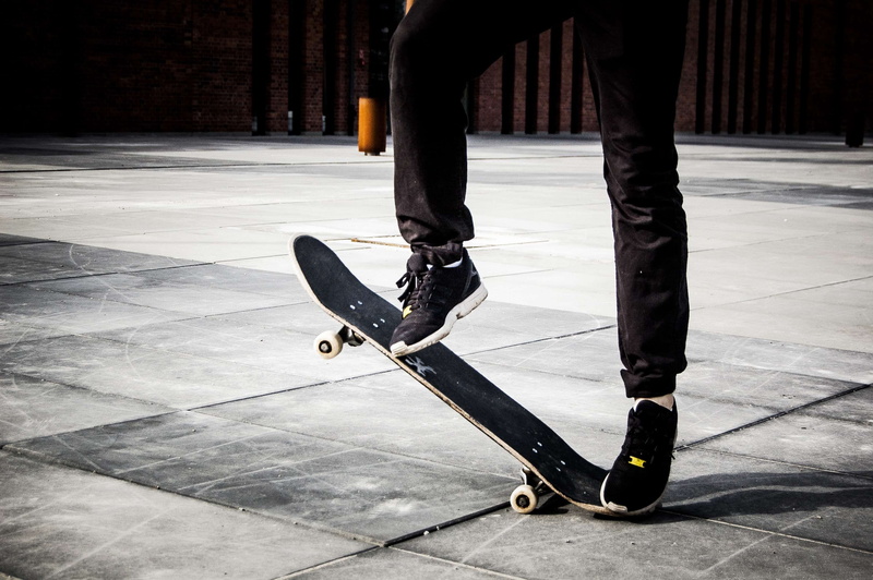 human leg, pinroll, skate, wall, man, ollie, light, chrome, wh, tricks, trick, skateboarding, low section, skill, outdoors, body part, motion, sport, people