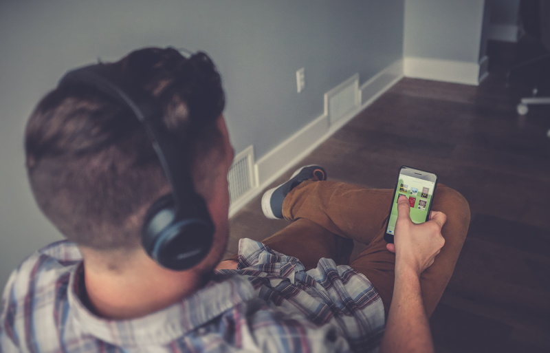 android, one Man Only, holding, headshot, iphone, looking, finance, wearing, wireless, males, young Adult, using, technology, wireless technology, guy