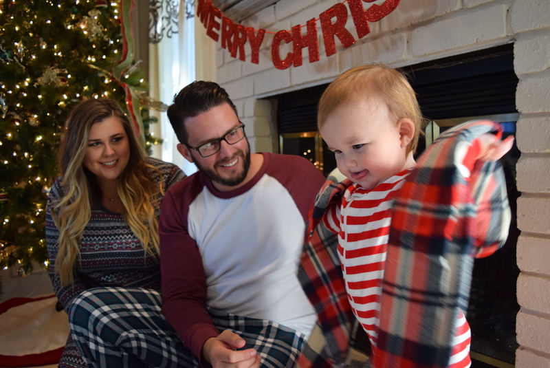 father, textile, adult, women, man and woman, family, near, season, mid adult men, merry christmas, three people, males, holding, people, mother, shirt