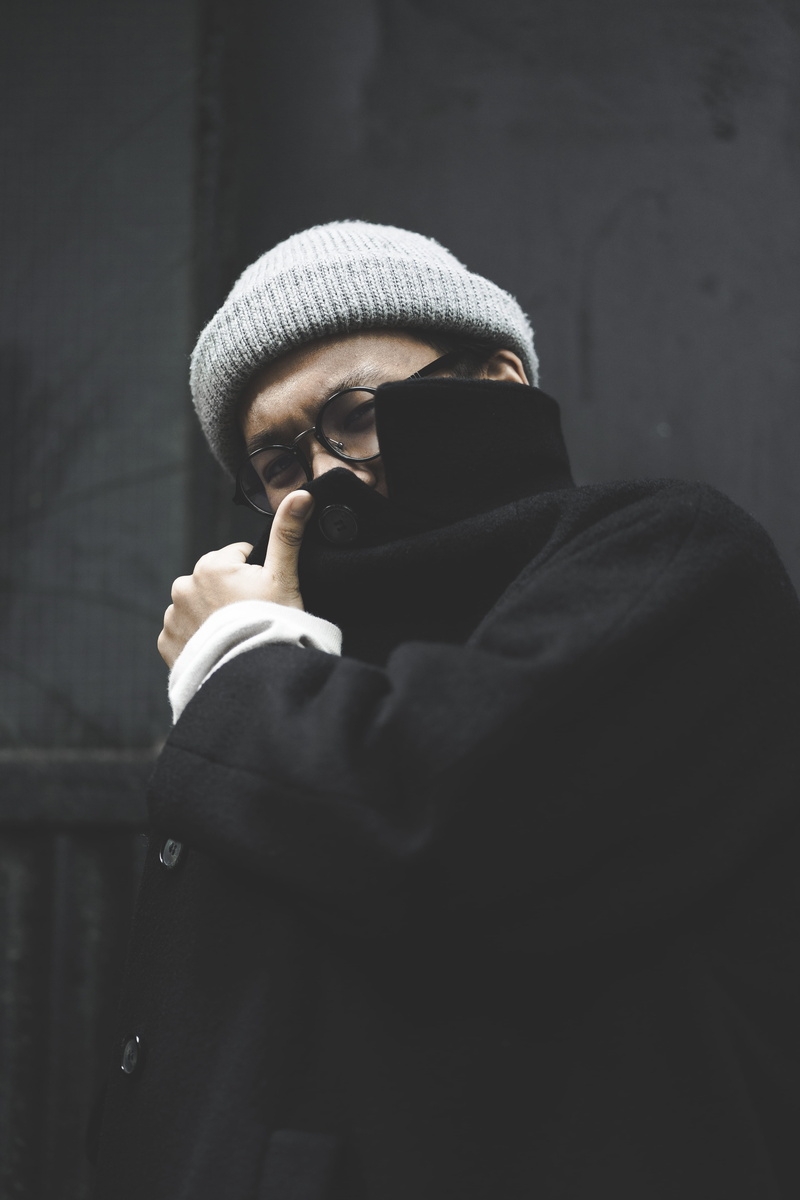 hidding, hide, hood - clothing, adult, winter coat, young adult, warm clothing, clothe, shady, man, glass, social issues, faceless, hype, modern, face