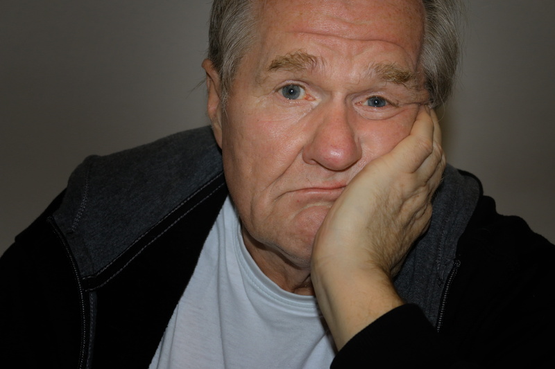 support, 5K, hours emptiness, emotion, old, indoors, sadness, uniformity, grey everyday life, dirtekt, adult, monotony, human face, men, man, looking at camera