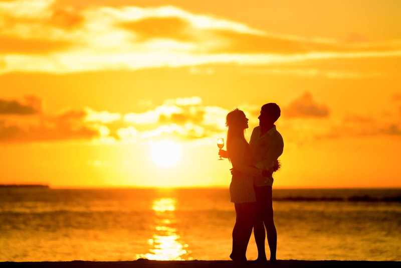 idyllic, love, seashore, shore, clouds, backlit, beach, photography, hugging, dusk, ocean, reflection, romance, date, lovers, couple, photoshoot, dawn
