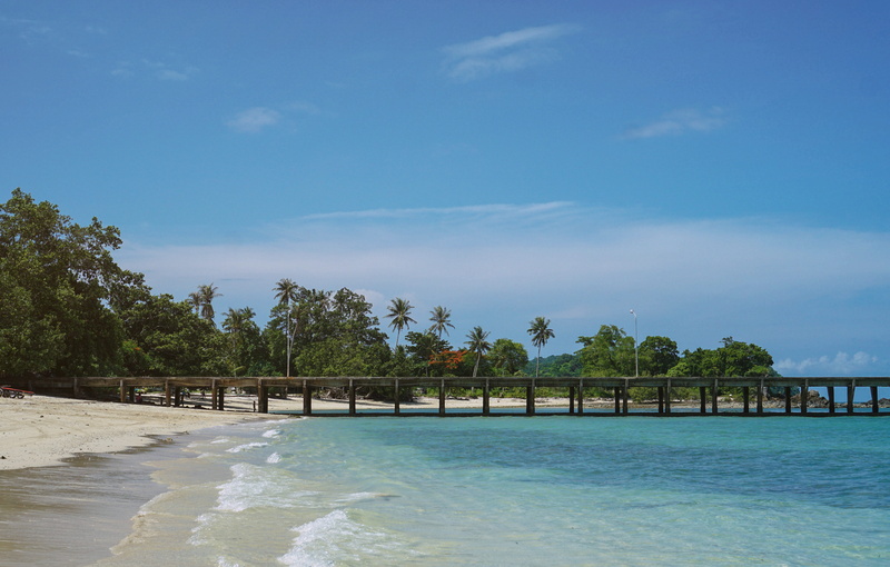 tranquility, cloud - sky, 5K, built structure, coconut tree, plant, idyllic, sea, no people, architecture, swimming pool, turquoise colored, scenics - nature