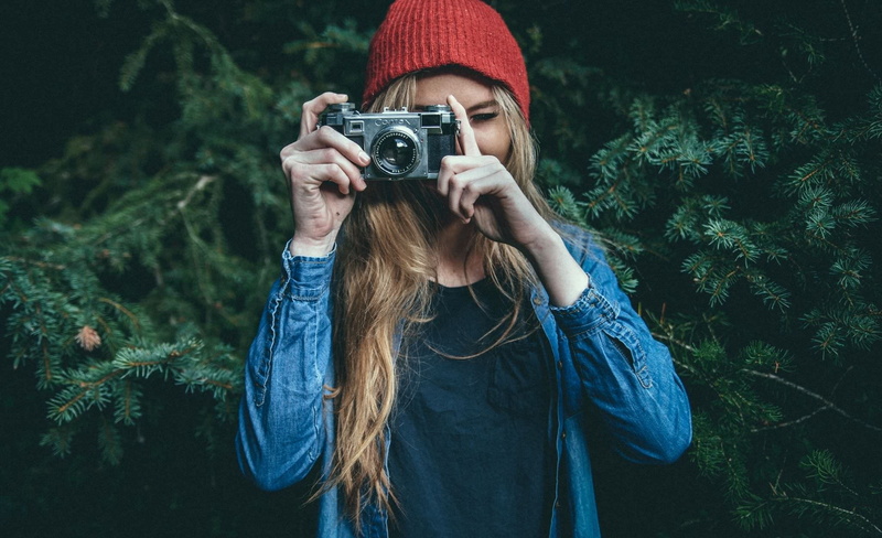 camera, 1080P, women, beanie, blonde, women outdoors