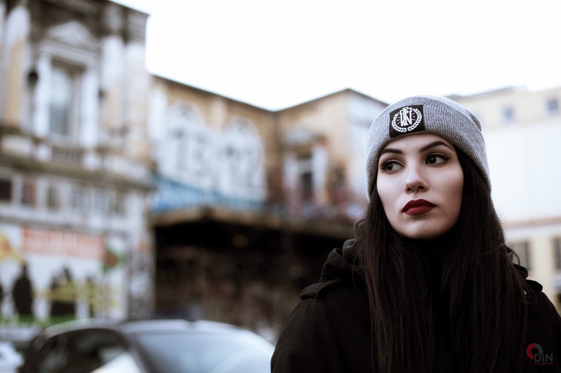 women, portrait, 1080P, nose rings, looking away, lipstick, beanie, face