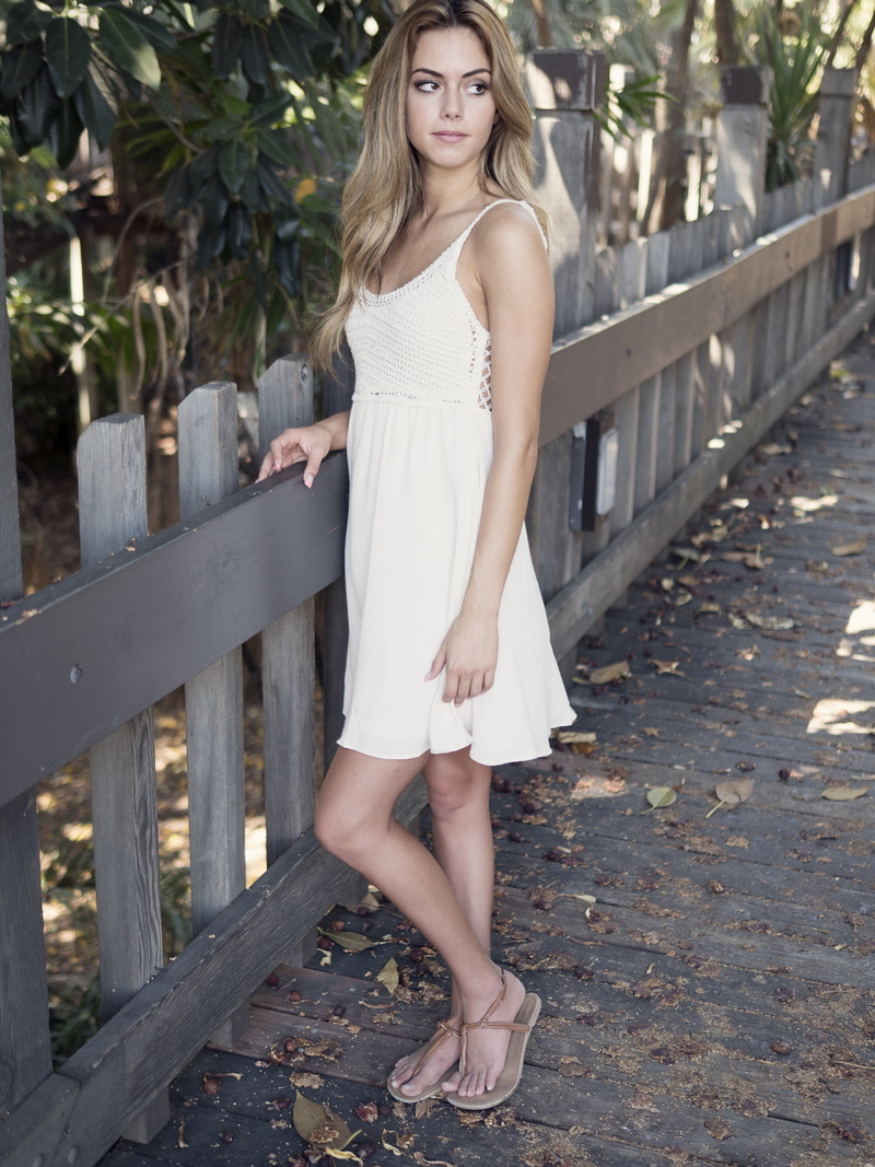 youth, smile, cute, day, woman, women, girl, front view, green, one Person, young Women, eyes, model, caucasian Ethnicity, full length, beside, blond Hair