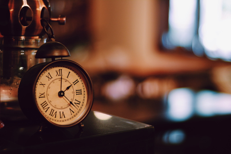 alarm clock, antique, alarm, old-fashioned, framed, literature and art, number, old, time, equipment, focus on foreground, bookshelf, retro styled, wood - material
