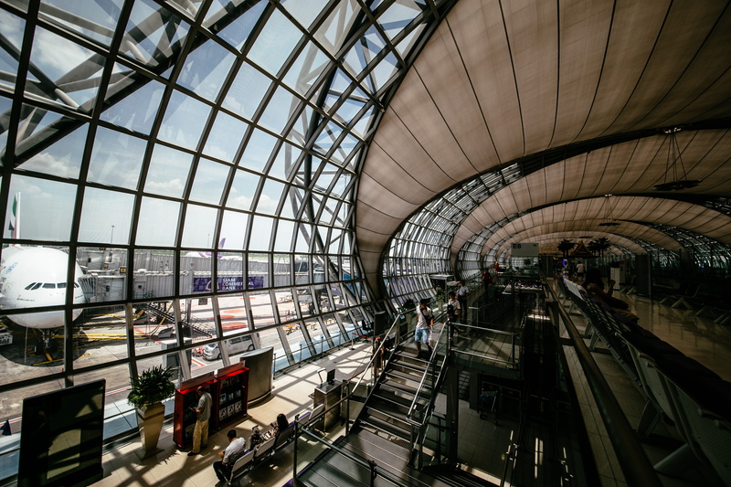 metal, built structure, steel, gray, large group of people, architectural feature, daytime, airport, building, transportation, ceiling, indoors, public transportation