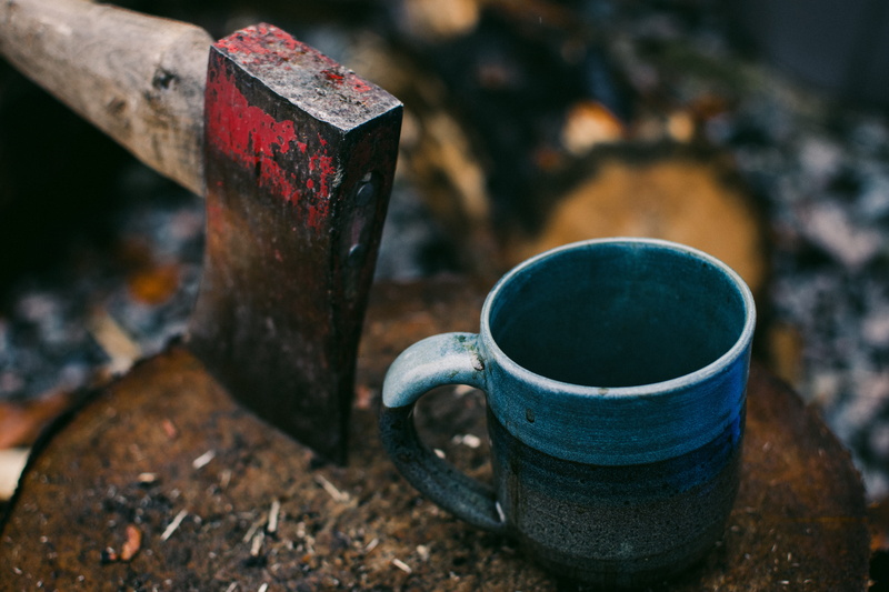 no people, rustic, blue, brown, 5K, focus on foreground, food and drink, adventure, near, lumberjack, gray, bokeh, tea cup, container, day, axe, coffee