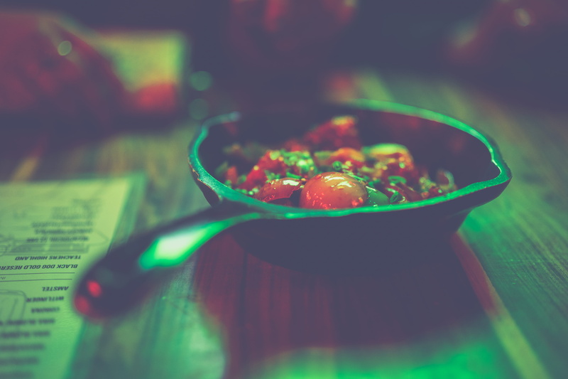 wood - material, 5K, kitchen utensil, pan, hot, shade, freshness, cool, indoors, dark, household equipment, delicious, vegetable, shadows, focus, spoon