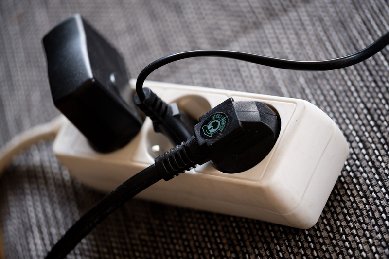 save, connection, table, electrical equipment, equipment, close-up, socket, technology, fuel and power generation, listening, distributor, electricity