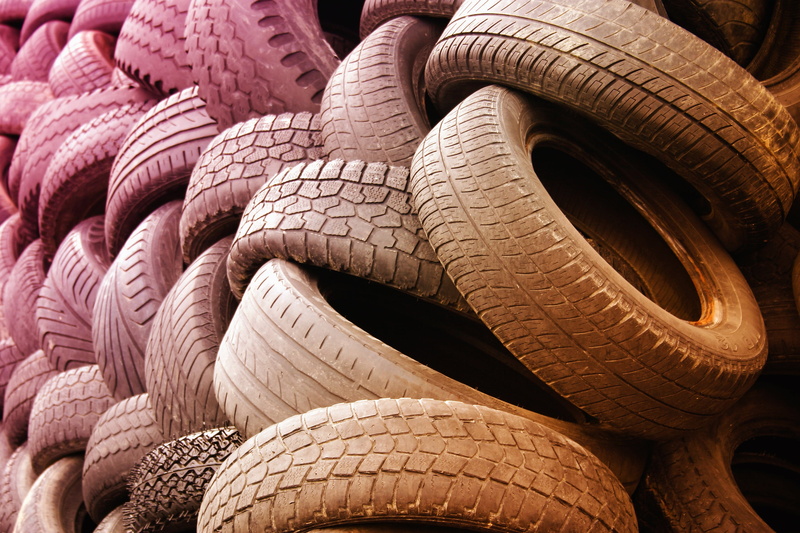 rubber, wheel, tyres, basket, 2K, tire, waste, no people, warehouse, animal, tires, vehicle, close-up, container, one animal, snake, reptile, wicker, transportation