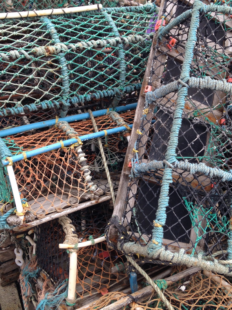 fishing net, large group of objects, catch crabs, no people, catch, full frame, braid, fishing, metal, 2K, baskets, pattern, outdoors, reuse, boundary