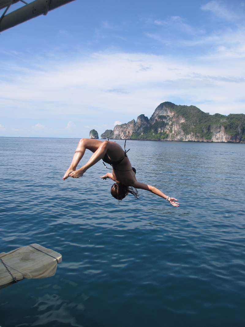 blue, diving, one person, Sea, water, jumping, day, outdoors, full length, holiday, scenics - nature, hope, rear view, real people, Volts, Gymnastics, 4K