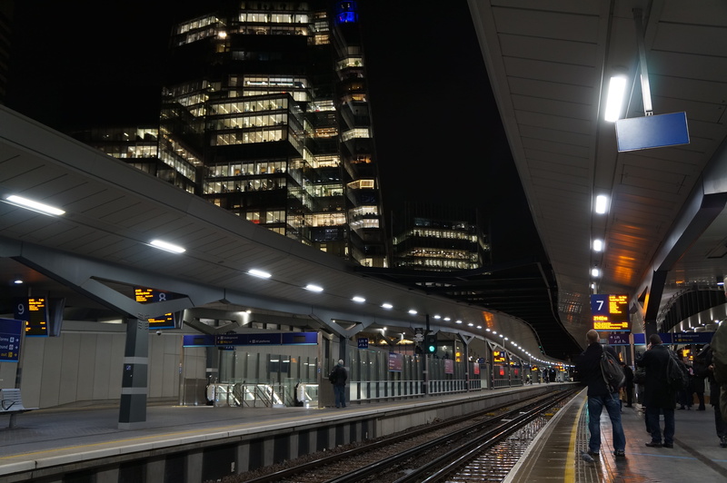 transportation, londres, skyscraper, mode of transportation, rail transportation, built structure, track, station, united kingdom, architectural column