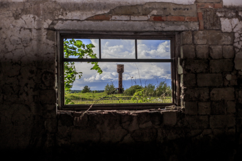 indoors, house, sky, Broken, Old, dirty, architecture, deterioration, Building, tree, damage, wall, Destroy, plant, transparent, no people, abandoned, nature