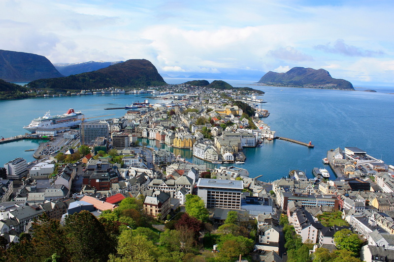 high, houses, landscape, view, city, port, 1080P, Sea, island, mountains, Norway, trees, Alesund, angle, sky