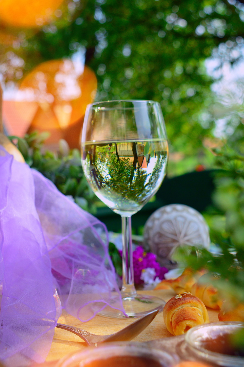 eating, meal, alcohol, celebration, aesthetic, white wine, close-up, refreshment, beautiful, healthy, red wine, transparent, glass, drinking glass, floral