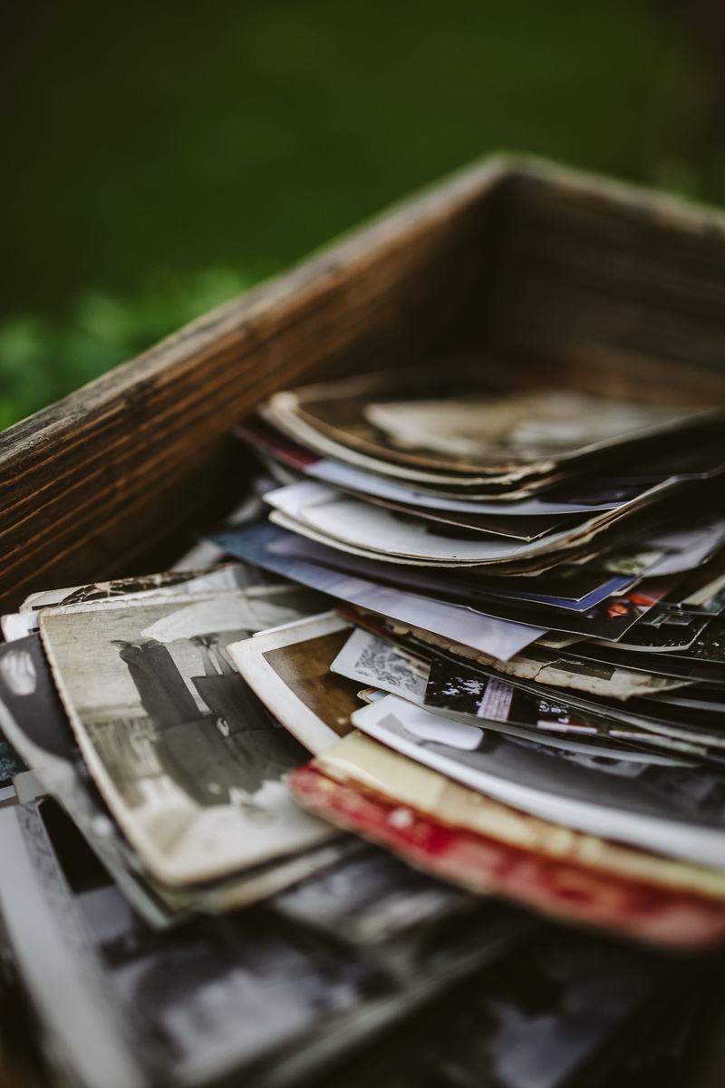 photos, metal, container, paper Currency, currency, selective focus, newspaper, close-up, focus on foreground, paper, stack, photography, large group of objects
