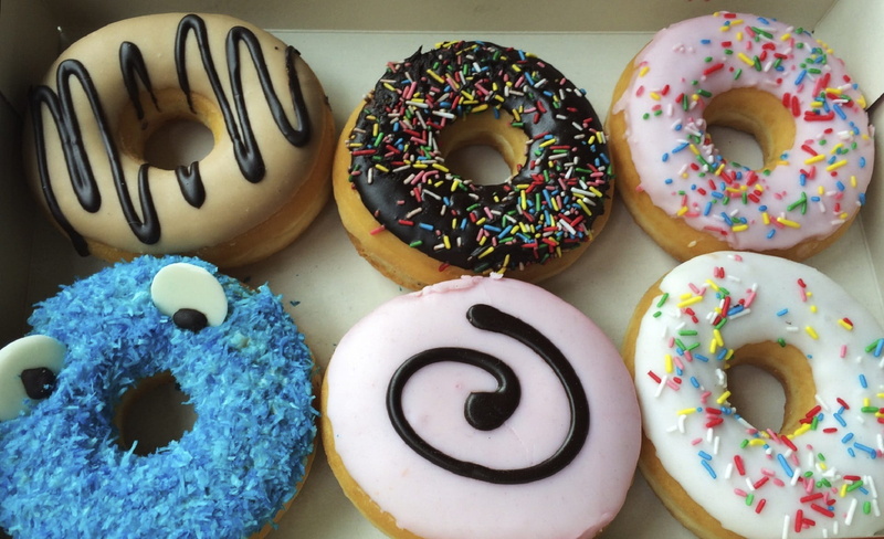 color, 1080P, no people, variety, snack, freshness, box, food, decorated, ready-to-eat, chocolate, donut, still life, temptation, indoors, colorful, food and drink