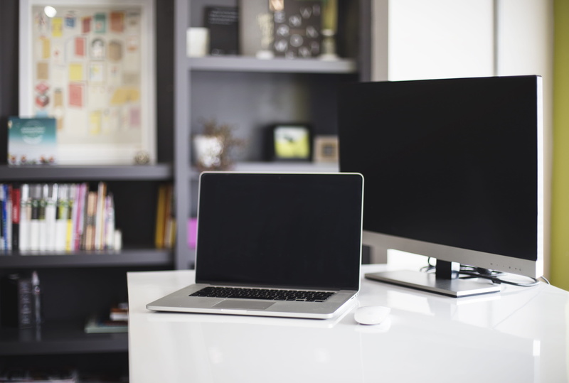 white, furniture, still life, 5K, connection, computer equipment, home office, business, computer monitor, monitor, top, computer, desk, no people, silver