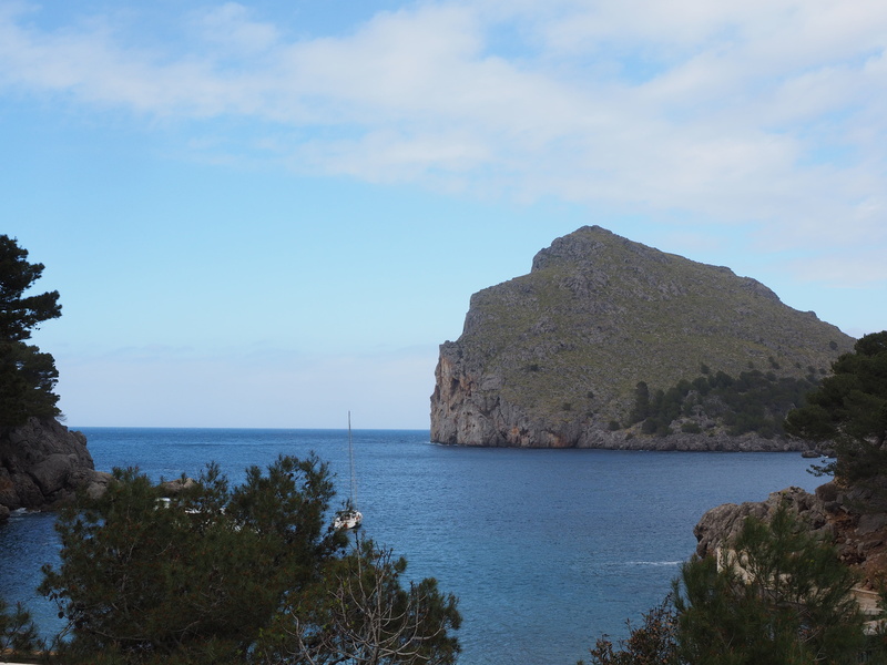 sky, cliff, booked, places of interest, non-urban scene, coastline, outdoors, 4K, land, bay, day, cases de sa calobra, horizon over water, platja de sa calobra