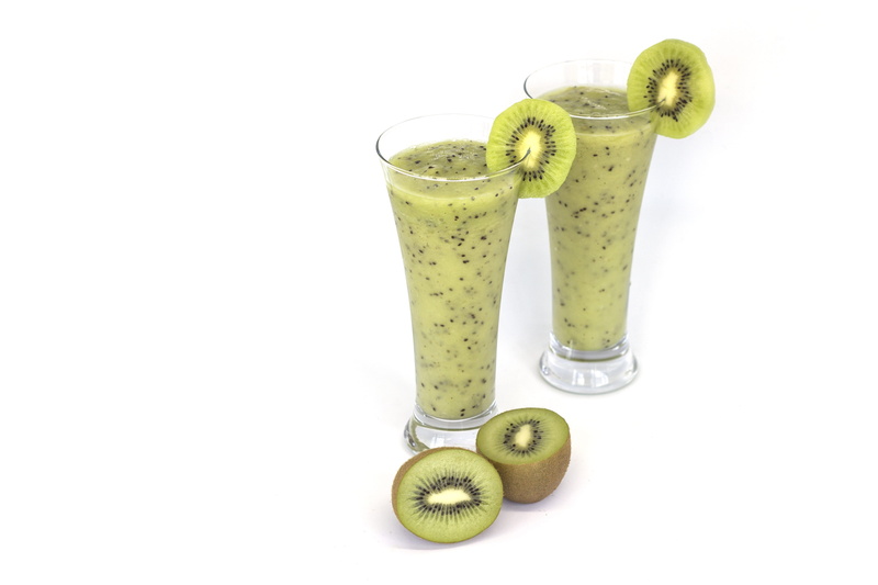 drinking, glass, two, kiwi - fruit, healthy, food and drink, freshness, clear, 4K, drinking glass, still life, drink, wellbeing, indoors, blended drink