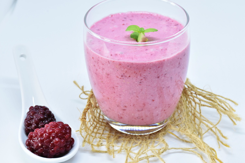 refreshment, fruit, ready-to-eat, blackberries, thirst, glass, delicious, garnish, milk beverage, kitchen, household equipment, no people, 5K, berry shake