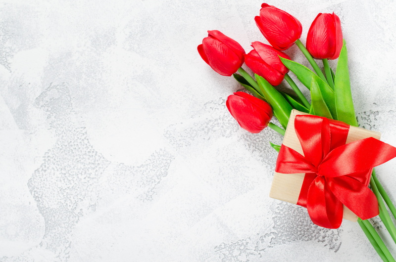 tulips, bouquet, gift, romantic, red, hearts, valentines day, gift box, 4K, flowers, tape, love