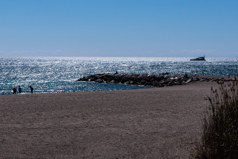 people, costa del sol, horizon, incidental people, tranquil scene, sky, tranquility, horizon over water, clear sky, animals in the wild, animal themes