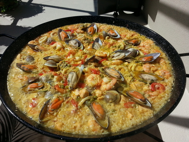 nutrition, tomatoes, clams, spanish food, spain, rich paella, indoors, no people, kitchen, high angle view, paella, lena, dénia, conine spanish, wine, cooked