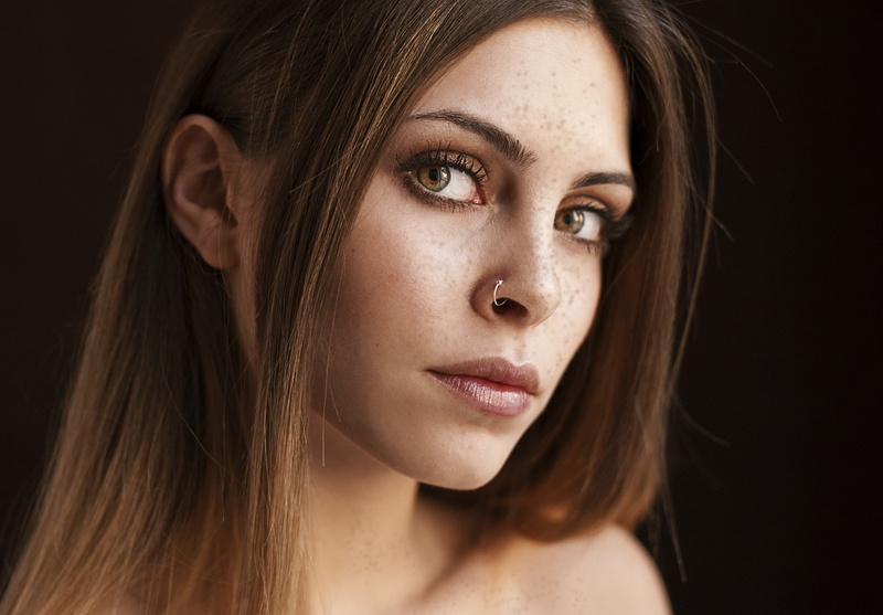pierced nose, freckles, closeup, brunette, face, hazel eyes, long hair, women, Omar Hollander, 1080P, portrait
