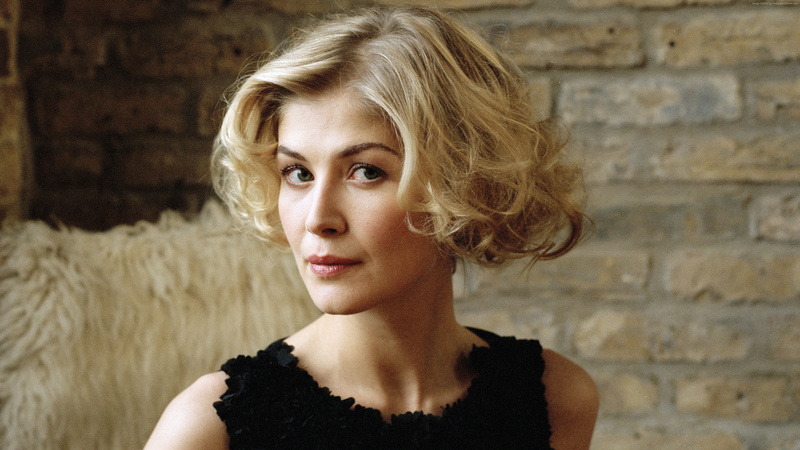 4K, Rosamund Pike, Actress, blonde, red dress, balcony, reflection, sitting