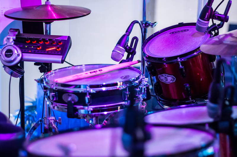 snare, event, illuminated, purple, drums, music, indoors, drum kit, 5K, selective focus, percussion instrument, performance, cymbal, arts culture and entertainment
