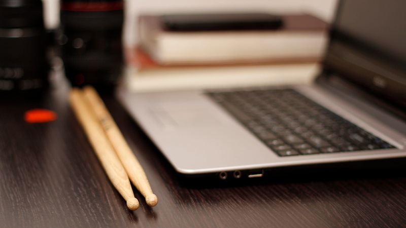 4K, wood - material, drumsticks, notebooke, technology, close-up, computer, russia, communication, indoors, computer network, wireless technology, connection