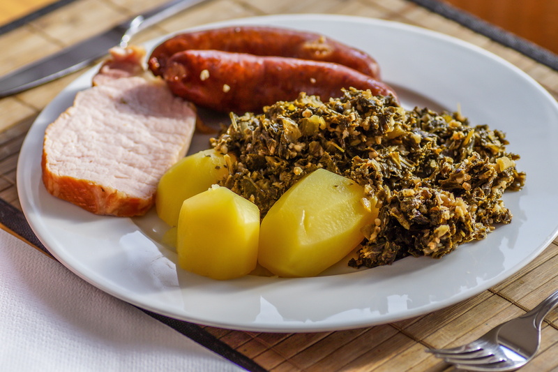 meat, freshness, white, fried egg, indoors, 5K, processed meat, breakfast, plate, boiled sausages, close-up, ready-to-eat, kale, healthy eating, pork