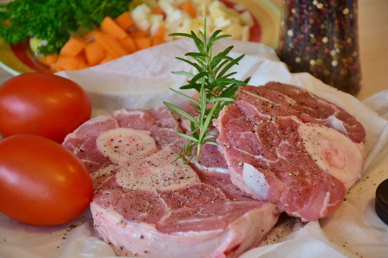 Veal, poured, onion, plate, kitchen, no people, sauce, close, plant, indoors, tomato, spicy, spice, preparation, herbs, photo, Meat, Beef, lunch, dinner