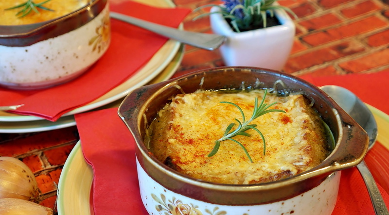 eat, focus on foreground, oven, rosemary, scalloped, toast, indian food, garnish, spices, spice, 4K, table, kitchen, food and drink, cook, nutrition, homemade