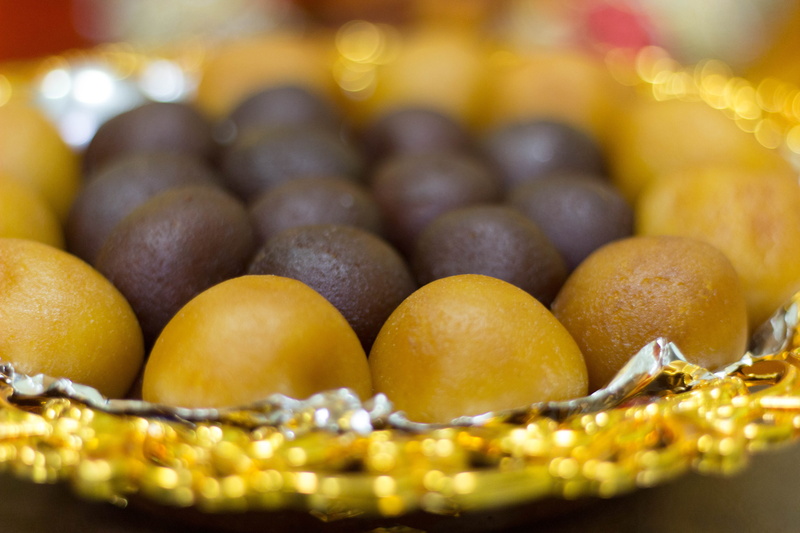 celebration, indian cuisine, sweet, luxury, cooking, wealth, necklace, lunch, gold, asian, traditional, brown, indoors, round, wedding, close-up, pearl jewelry