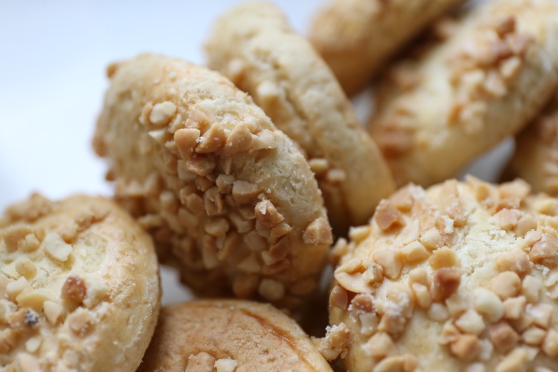 gourmet, indulgence, biscuit, large group of objects, material, shortbread, cookies, food and drink, close-up, focus on foreground, 5K, peanut, ready-to-eat