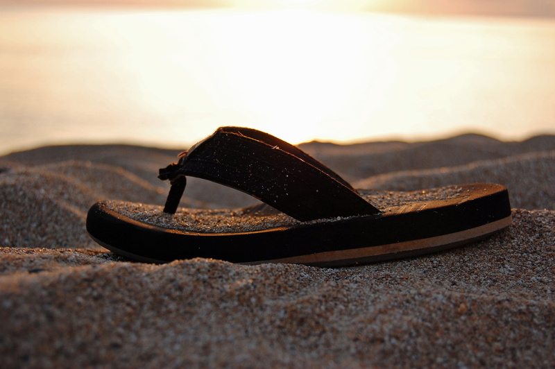 flops, brown, unpaired, fashion, shoe, flip flops, slipper, flip, summer, sunset, nikon  d40, sand, sandal, beach, sum, 2K, ocean  water, hawaii