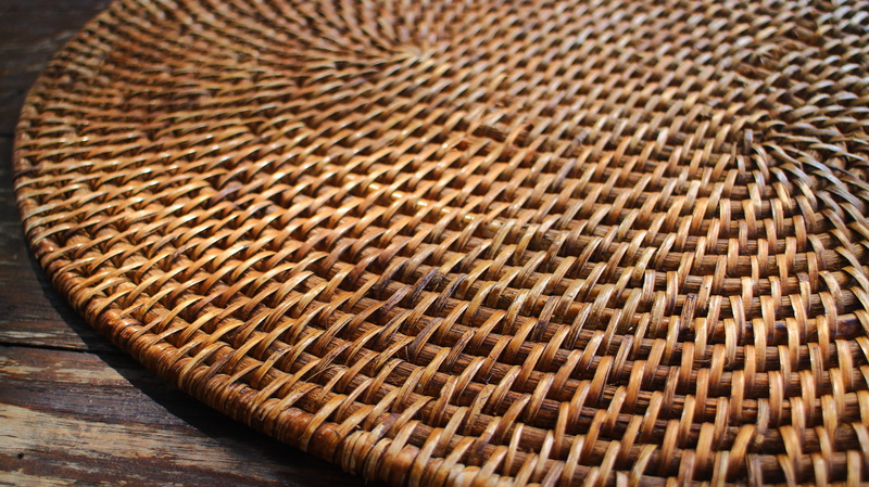 place mat, container, surface, wood - material, 5K, full frame, desk, art and craft, selective focus, furniture, backgrounds, bamboo, close-up, texture