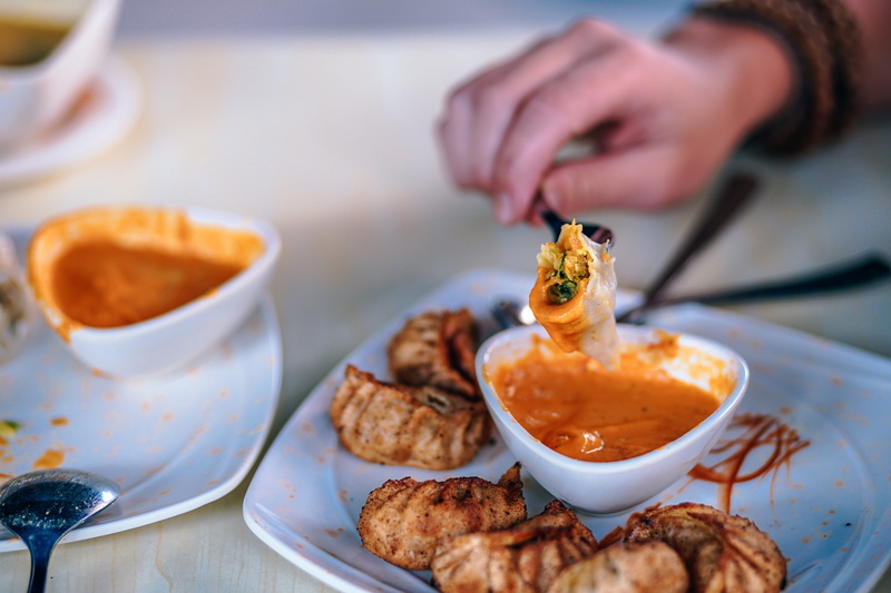 lunch, cooking, indoors, eating, eat, dish, dinner, french food, crockery, meal, 5K, selective focus, meat, appetizer, adult, human hand, sauce, gourmet